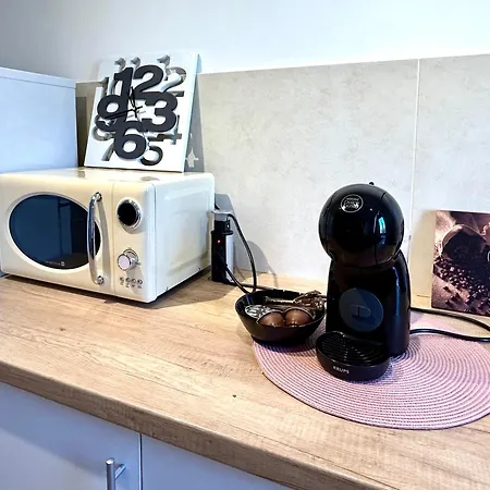 Apartment Chic Escape One - Free Parking *