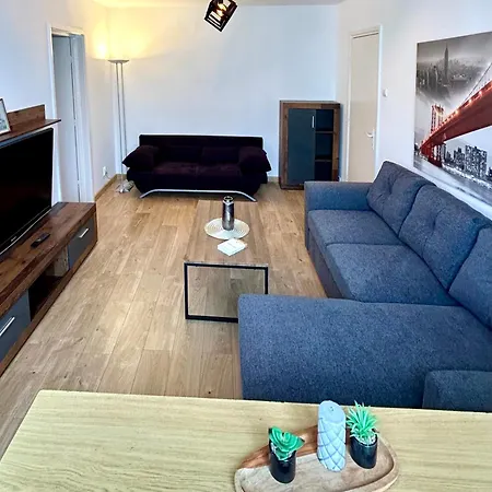 Chic Escape One - Free Parking Apartment